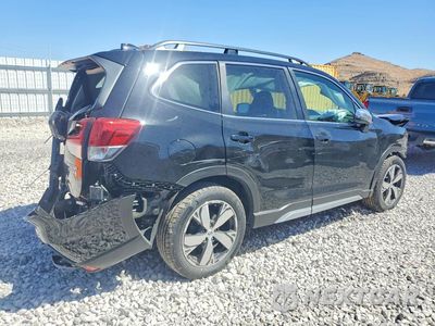 Trzecie zdjęcie samochodu z tyłu: 2021 SUBARU FORESTER TOURING VIN:JF2SKAXC9MH422043 - miniatura