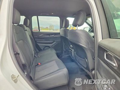 Zdjęcie 11 z 14 samochodu: 2024 JEEP GRAND CHEROKEE LAREDO VIN:1C4RJGAG0RC156916 - miniatura