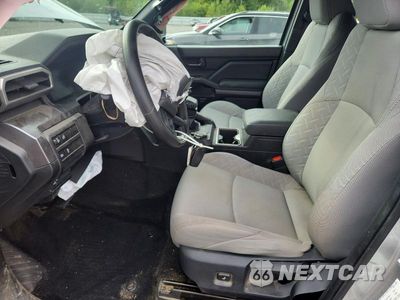 Zdjęcie 7 z 12 samochodu: 2025 TOYOTA TACOMA SR5 VIN:3TMLB5JN4SM105610 - miniatura