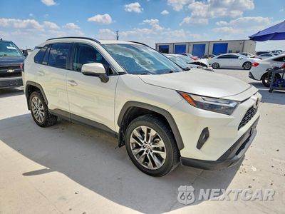 Czwarte zdjęcie samochodu z boku: 2022 TOYOTA RAV4 XLE PREMIUM VIN:2T3C1RFVXNW231461 - miniatura