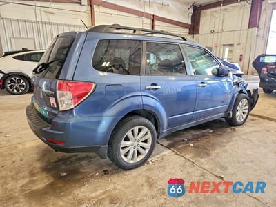 Trzecie zdjęcie samochodu z tyłu: 2011 SUBARU FORESTER 2.5X PREMIUM VIN:JF2SHBDC8BH760412 - miniatura