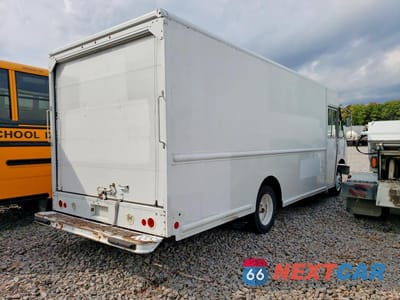 Trzecie zdjęcie samochodu z tyłu: 2017 FREIGHTLINER MT45G CHASSIS DELIVERY TRUCK VIN:4UZAC2EA7HCJB3342 - miniatura