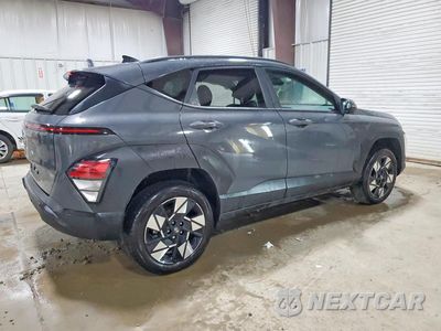 Trzecie zdjęcie samochodu z tyłu: 2025 HYUNDAI KONA SEL VIN:KM8HCCAB8SU294539 - miniatura