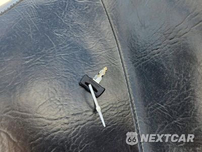 Zdjęcie 8 z 9 samochodu: 2005 HONDA VT750 DC VIN:JH2RC44555M801171 - miniatura