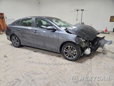 Czwarte zdjęcie samochodu z boku: 2024 KIA FORTE LXS VIN:3KPF24AD7RE751601 - miniatura