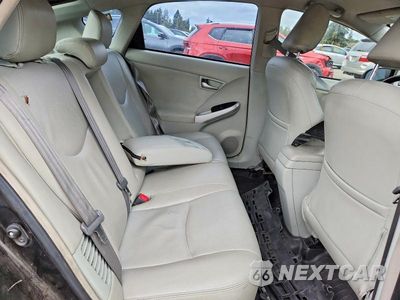 Zdjęcie 10 z 13 samochodu: 2015 TOYOTA PRIUS TWO VIN:JTDKN3DU9F0427856 - miniatura