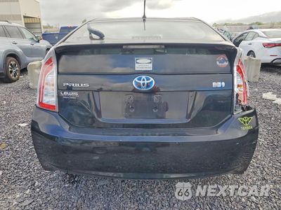 Zdjęcie 6 z 12 samochodu: 2014 TOYOTA PRIUS TWO VIN:JTDKN3DU6E1754188 - miniatura