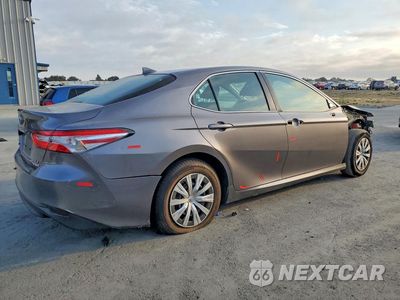 Trzecie zdjęcie samochodu z tyłu: 2018 TOYOTA CAMRY LE VIN:4T1B31HK2JU503482 - miniatura