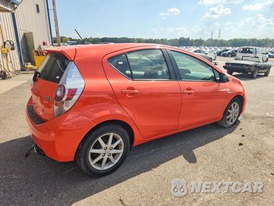 Trzecie zdjęcie samochodu z tyłu: 2013 TOYOTA PRIUS C FOUR VIN:JTDKDTB30D1045851 - miniatura