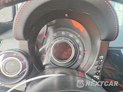 Zdjęcie 9 z 12 samochodu: 2013 FIAT 500 ABARTH VIN:3C3CFFFH9DT664970 - miniatura