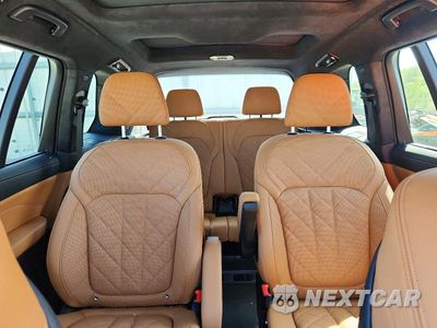 Zdjęcie 10 z 14 samochodu: 2025 BMW X7 XDRIVE40I VIN:5UX23EM05S9Y41171 - miniatura