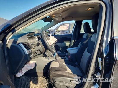 Zdjęcie 7 z 13 samochodu: 2014 JEEP CHEROKEE LATITUDE VIN:1C4PJMCS6EW317074 - miniatura