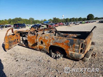 Drugie zdjęcie samochodu z przodu: 2001 CHEVROLET SILVERADO K1500 VIN:1GCEK19TX1E105989 - miniatura