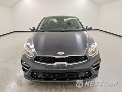 Piąte zdjęcie samochodu w środku: 2019 KIA FORTE S VIN:3KPF34AD8KE039911 - miniatura