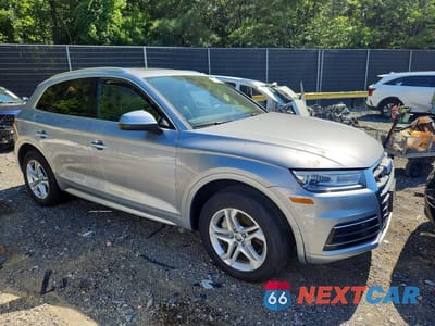 Czwarte zdjęcie samochodu z boku: 2019 AUDI Q5 PREMIUM VIN:WA1ANAFY5K2040763 - miniatura