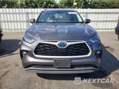 Piąte zdjęcie samochodu w środku: 2022 TOYOTA HIGHLANDER HYBRID XLE VIN:5TDGARAH7NS515408 - miniatura