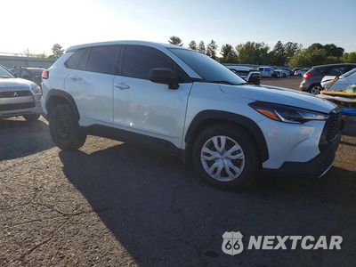 Czwarte zdjęcie samochodu z boku: 2024 TOYOTA COROLLA CROSS L VIN:7MUAAABG1RV083164 - miniatura