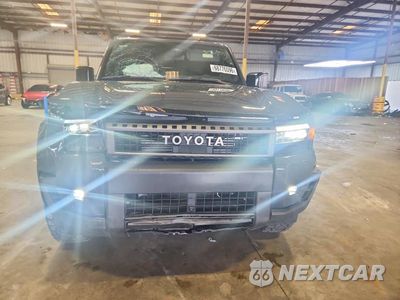 Piąte zdjęcie samochodu w środku: 2025 TOYOTA LAND CRUISER BASE VIN:JTEABFAJ0S5021571 - miniatura