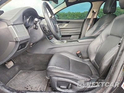 Zdjęcie 7 z 12 samochodu: 2017 JAGUAR XF PREMIUM VIN:SAJBD4BN8HCY32324 - miniatura