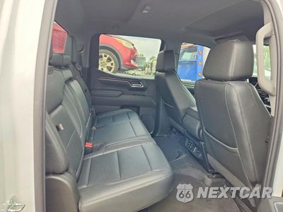 Zdjęcie 10 z 12 samochodu: 2023 GMC SIERRA K1500 SLT VIN:3GTUUDE81PG341697 - miniatura