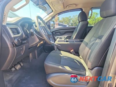 Zdjęcie 7 z 12 samochodu: 2017 NISSAN TITAN XD SV VIN:1N6BA1F32HN563236 - miniatura