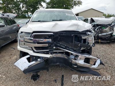 Piąte zdjęcie samochodu w środku: 2019 FORD F150 SUPERCREW VIN:1FTEW1E57KFC64167 - miniatura