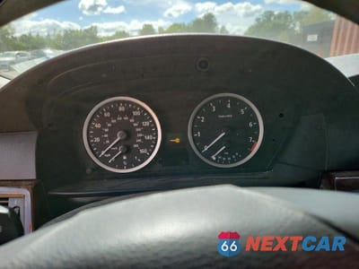 Zdjęcie 9 z 12 samochodu: 2007 BMW 530 XI VIN:WBANF735X7CU24148 - miniatura