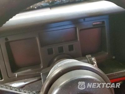 Zdjęcie 9 z 12 samochodu: 1986 CHEVROLET CORVETTE VIN:1G1YY0783G5126611 - miniatura