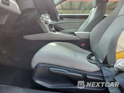 Zdjęcie 7 z 12 samochodu: 2019 HONDA ACCORD LX VIN:1HGCV1F13KA046649 - miniatura