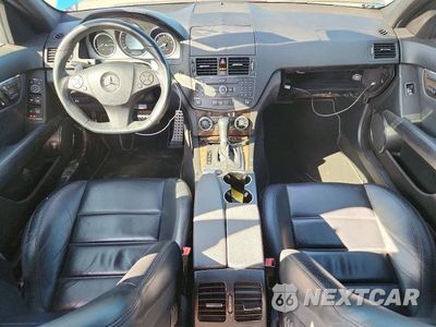 Zdjęcie 8 z 12 samochodu: 2009 MERCEDES-BENZ C 63 AMG VIN:WDDGF77X19F300106 - miniatura