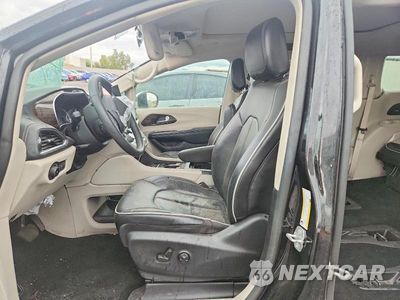 Zdjęcie 7 z 13 samochodu: 2023 CHRYSLER PACIFICA HYBRID LIMITED VIN:2C4RC1S7XPR542110 - miniatura