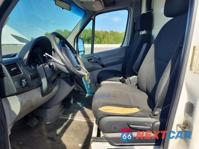 Zdjęcie 7 z 13 samochodu: 2015 FREIGHTLINER SPRINTER 2500 REFRIGERATED DELIVERY VAN VIN:WDYPE7CC5F5973907 - miniatura