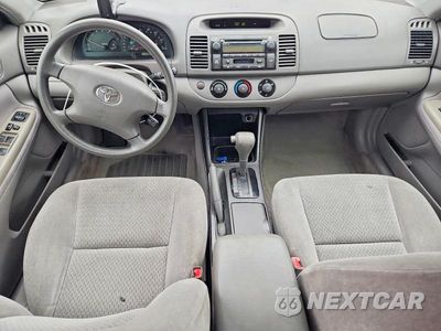 Zdjęcie 8 z 12 samochodu: 2002 TOYOTA CAMRY LE VIN:4T1BE32K72U508967 - miniatura