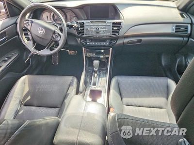 Zdjęcie 8 z 13 samochodu: 2016 HONDA ACCORD SPORT VIN:1HGCR2F50GA023530 - miniatura