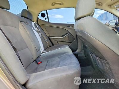 Zdjęcie 10 z 12 samochodu: 2015 KIA OPTIMA LX VIN:5XXGM4A75FG458582 - miniatura