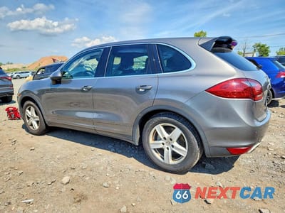 Drugie zdjęcie samochodu z przodu: 2012 PORSCHE CAYENNE S VIN:WP1AB2A24CLA50055 - miniatura