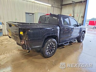 Trzecie zdjęcie samochodu z tyłu: 2024 NISSAN FRONTIER PRO-4X VIN:1N6ED1EK3RN625922 - miniatura