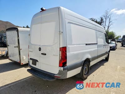 Trzecie zdjęcie samochodu z tyłu: 2023 MERCEDES-BENZ SPRINTER 2500 DELIVERY VAN VIN:W1Y40CHYXPT132216 - miniatura