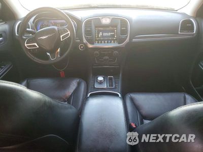 Zdjęcie 8 z 12 samochodu: 2018 CHRYSLER 300 TOURING VIN:2C3CCAAG8JH313949 - miniatura