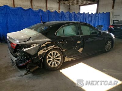 Trzecie zdjęcie samochodu z tyłu: 2019 TOYOTA CAMRY LE VIN:4T1B11HKXKU821602 - miniatura