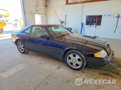 Czwarte zdjęcie samochodu z boku: 2000 MERCEDES-BENZ SL 500 VIN:WDBFA68F7YF193810 - miniatura