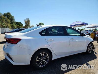 Trzecie zdjęcie samochodu z tyłu: 2024 KIA FORTE LXS VIN:3KPF24AD8RE720535 - miniatura