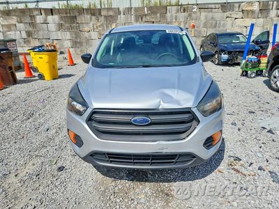 Piąte zdjęcie samochodu w środku: 2018 FORD ESCAPE S VIN:1FMCU0F7XJUB39886 - miniatura