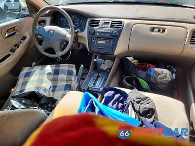Zdjęcie 8 z 12 samochodu: 2001 HONDA ACCORD LX VIN:1HGCG56471A138390 - miniatura