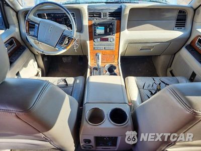 Zdjęcie 8 z 13 samochodu: 2013 LINCOLN NAVIGATOR VIN:5LMJJ2H58DEL07009 - miniatura