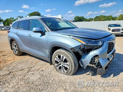 Czwarte zdjęcie samochodu z boku: 2022 TOYOTA HIGHLANDER XLE VIN:5TDGZRBH6NS227144 - miniatura