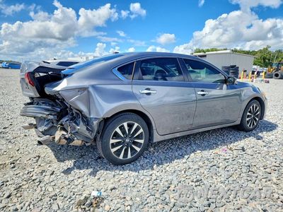 Trzecie zdjęcie samochodu z tyłu: 2018 NISSAN ALTIMA 2.5 SV VIN:1N4AL3AP3JC126075 - miniatura