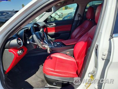Zdjęcie 7 z 12 samochodu: 2017 ALFA ROMEO GIULIA VIN:ZARFAEBN7H7534845 - miniatura