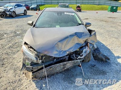 Piąte zdjęcie samochodu w środku: 2017 TOYOTA COROLLA LE VIN:2T1BURHE7HC903734 - miniatura