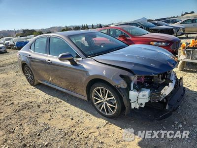Czwarte zdjęcie samochodu z boku: 2024 TOYOTA CAMRY XLE VIN:4T1F31AK1RU626147 - miniatura